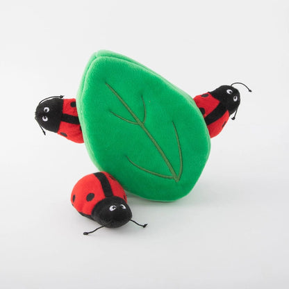 Zippy Paws Animals & Pet Supplies Zippy Burrow™ - Ladybugs in Leaf